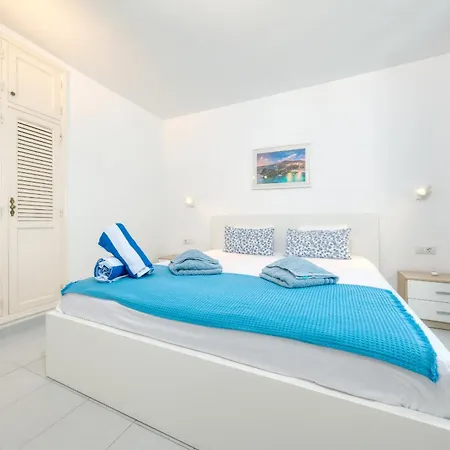 Casa Bella - Shared Pool And Terrace By Lanzarote Prázdninový dům Puerto del Carmen (Lanzarote)